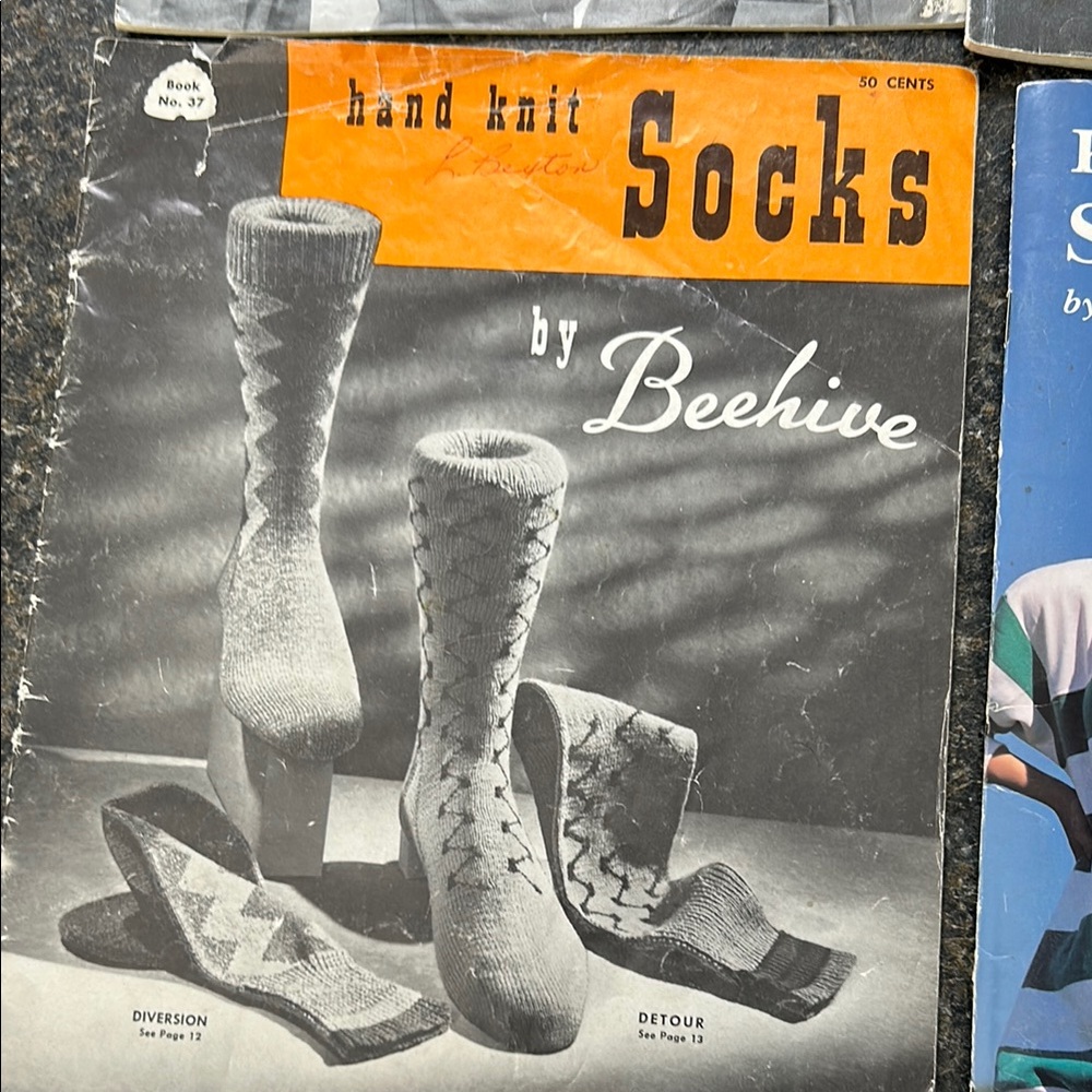 Vintage Patterns . Sweaters Socks - Picture 5 of 5